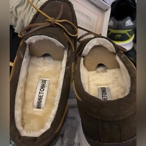 Minnetonka hardsole pile lined slipper moccasins